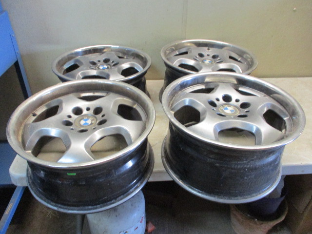 lot 18 image: BMW Roadster Wheels