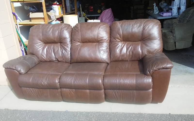lot 1 image: 3-Piece Leather Blend Dual Reclining Sofa (88 Inch)