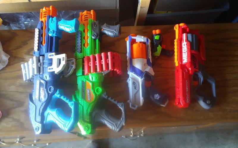 lot 20 image: Lot Of NerfDart Guns
