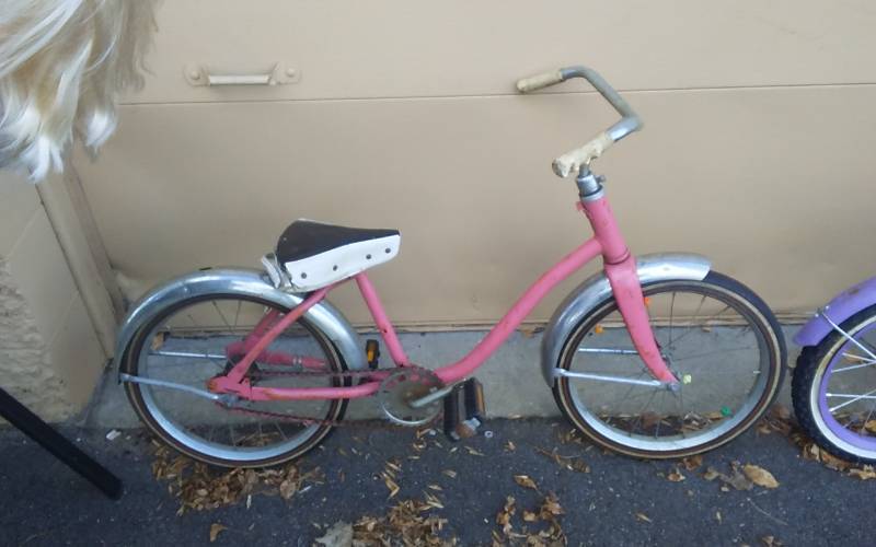 lot 24 image: Vintage 16 Inch Girls Pink Bike With Solid Tires