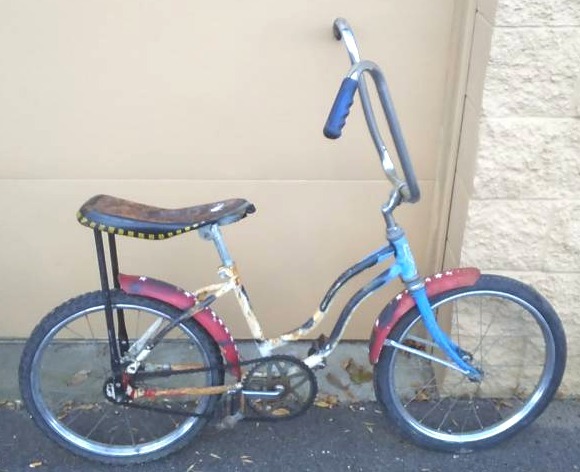lot 27 image: Vintage Holiday 20 Inch Bike With Ape Hanger Handle Bars