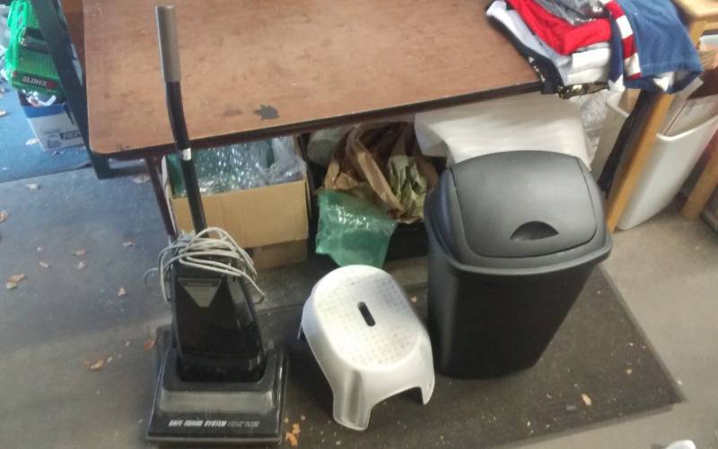 lot 49 image: Panasonic Upright Vacuum, Step Stool, Garbage Can Full Of Rugs & Towels