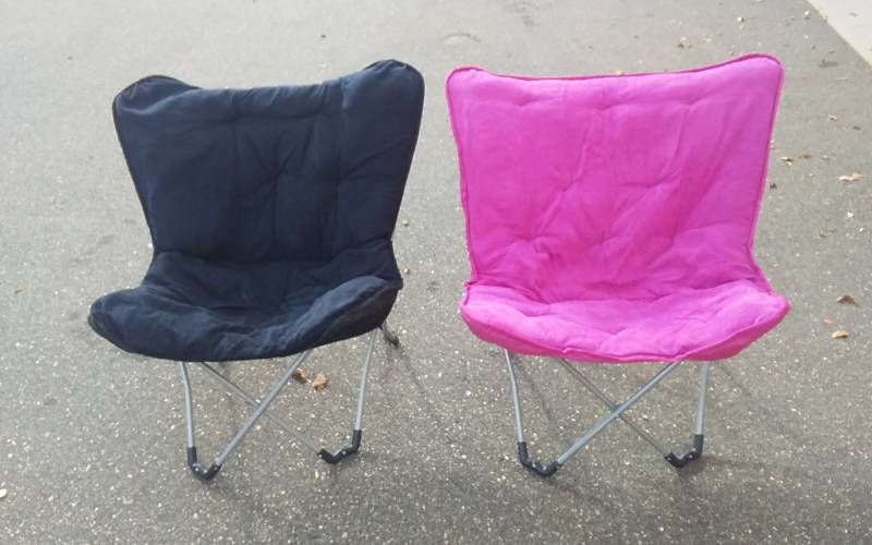 lot 50 image: 2-Folding Butterfly Chairs
