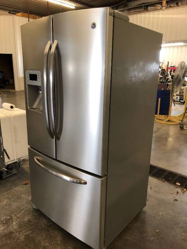 lot 1 image: GE French Door Refrigerator wIce Maker