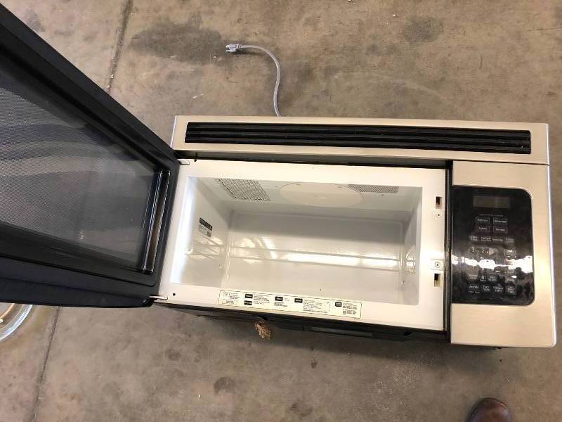 lot 3 image: GE Microwave for over the Range