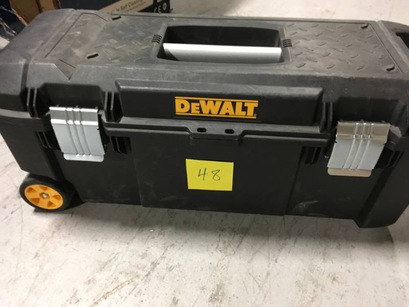 DEWALT 28 in. 12 Gal. Mobile Tool Box in good condition