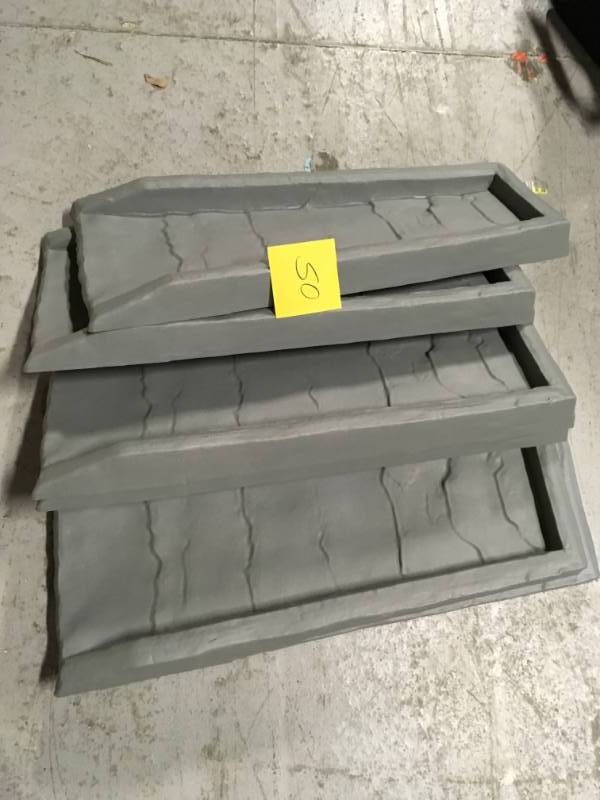 SPLASH BLOCK in good condition