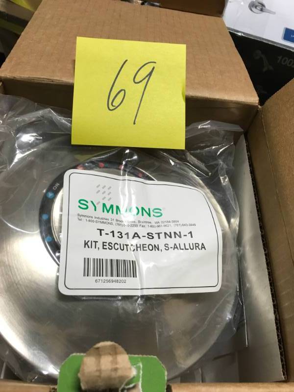 Symmons Origins Temptrol Pressure Balance Single-Handle 1-Spray Tub and Shower Faucet with Stops in Chrome  in good condition