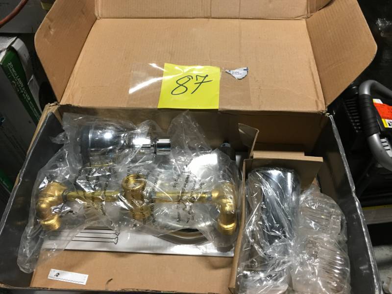 Glacier Bay Aragon 3-Handle 1-Spray WaterSense Tub and Shower Faucet in Chrome in good condition