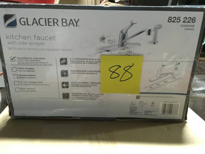 Glacier Bay 825 226 Kitchen Faucet with Side Sprayer Chrome in good condition