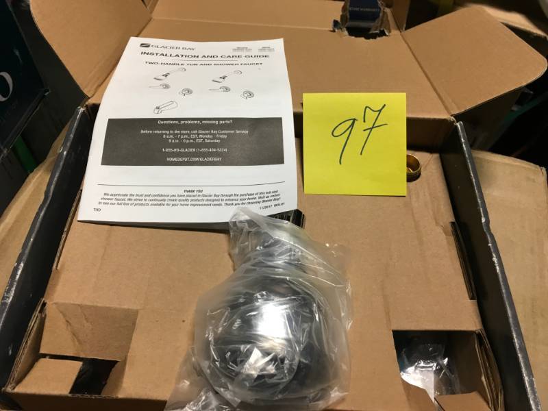 Aragon 2-Handle 1-Spray Shower Faucet in Chrome in good condition