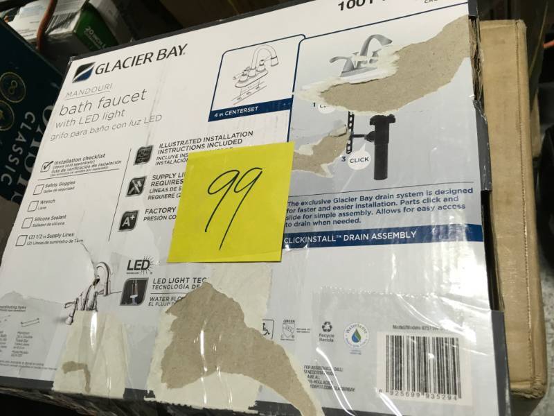 Mandouri 4 in. Centerset 2-Handle LED High-Arc Bathroom Faucet in Chrome in good condition