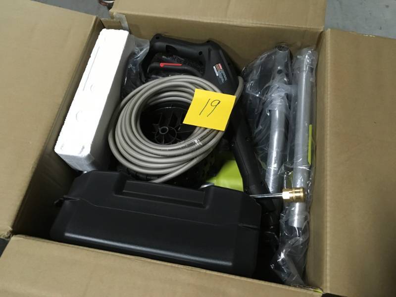lot 19 image: 2,000 PSI 1.2 GPM Electric Pressure Washer  in good condition