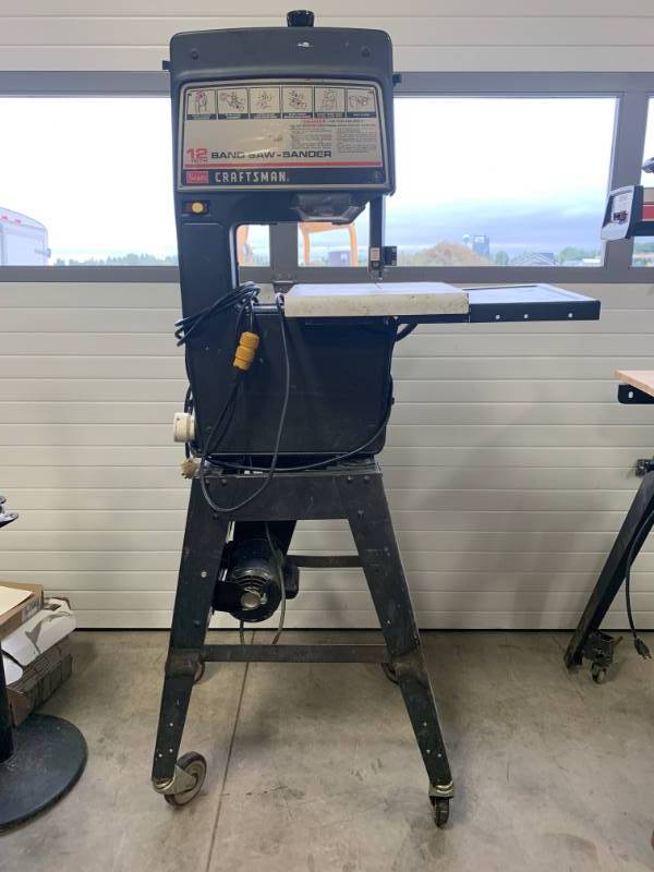 lot 26 image: Craftsman 12 Inch Band Saw 5 12 Tall (tested working)