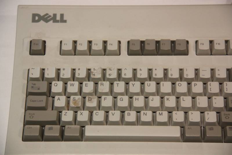 lot 7 image: Vintage DELL Mechanical Keyboard