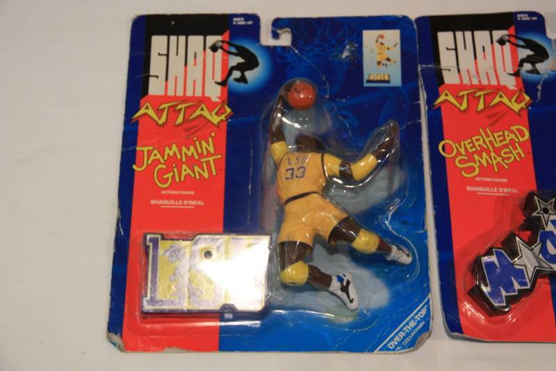 lot 10 image: Shaquille ONeal Collectible Lot  4 Items