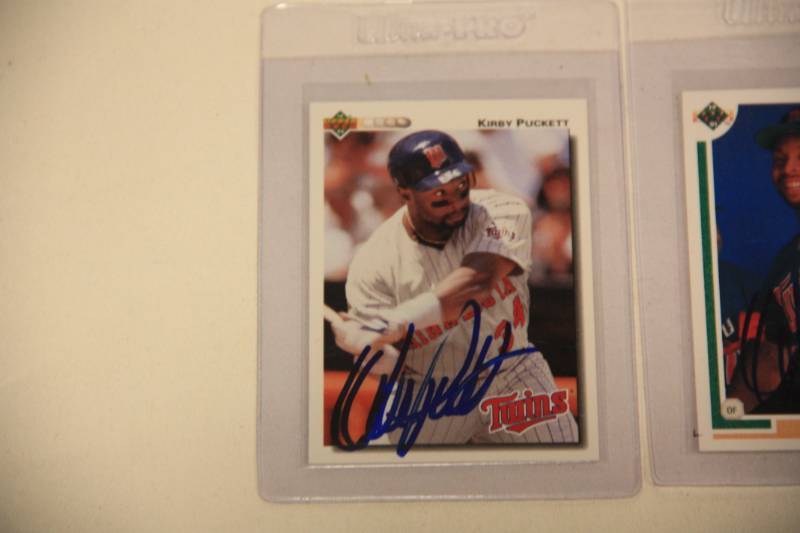 lot 54 image: Kirby Puckett Auto Lot  3 Items