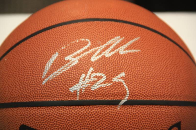 lot 67 image: Al Jefferson Basketball Auto JSA COA