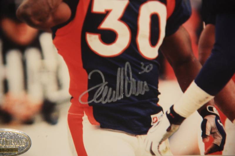 lot 70 image: Terrell Davis Framed Matted Photo Auto FOD COA