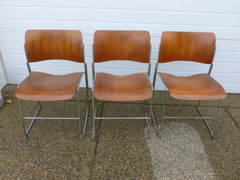 lot 5 image: Mid Century Modern Chairs
