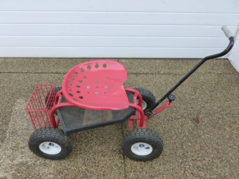 lot 13 image: Garden Cart