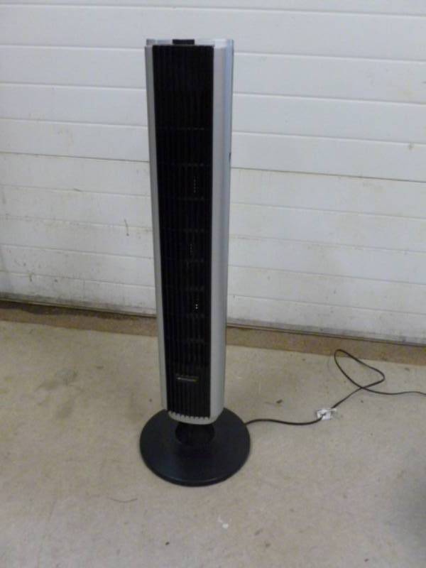 lot 24 image: Tower Fan