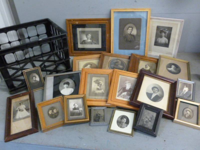 lot 37 image: Antique Pictures