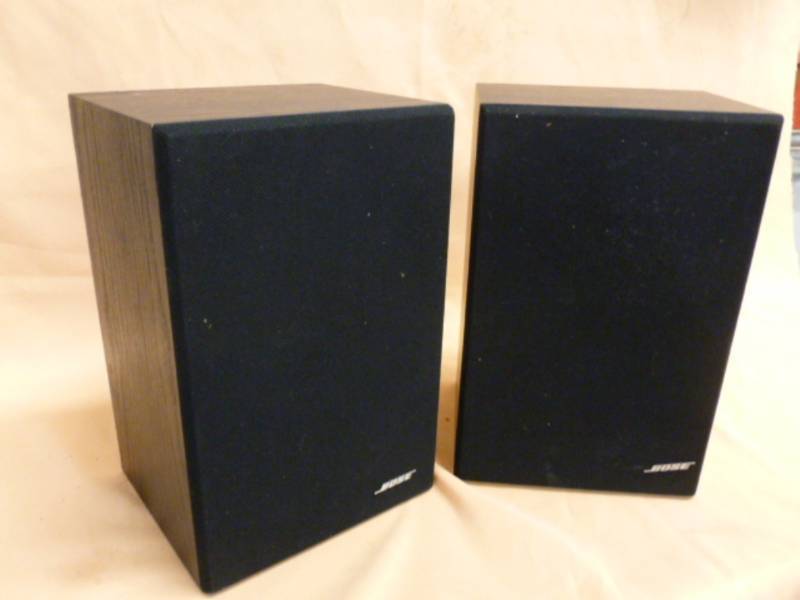 lot 57 image: Bose Speakers
