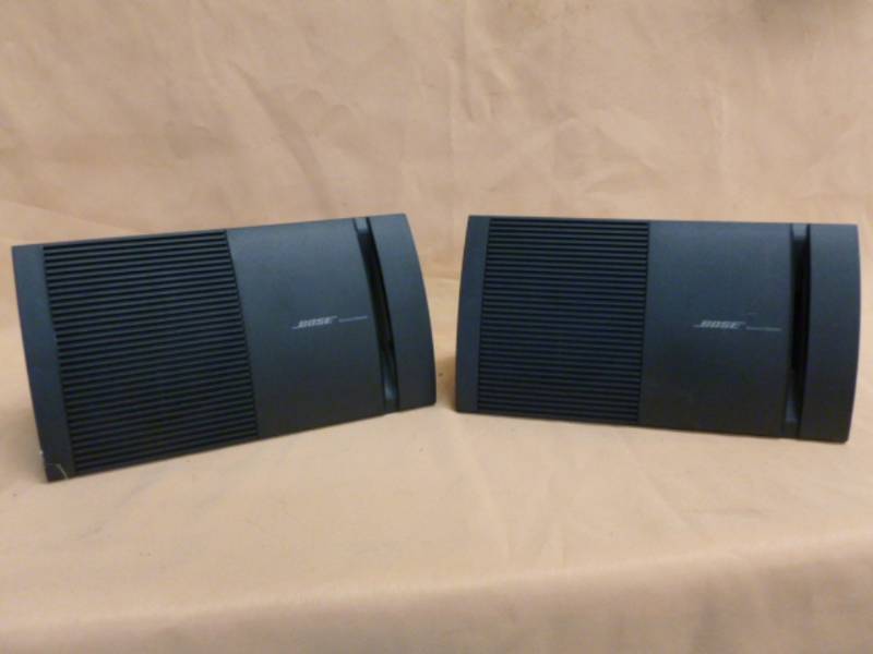 lot 58 image: Bose Speakers