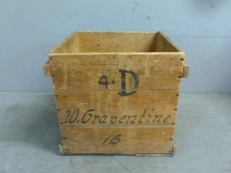 lot 66 image: Antique Egg Crate