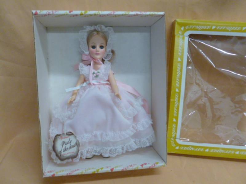 lot 88 image: Vintage Doll