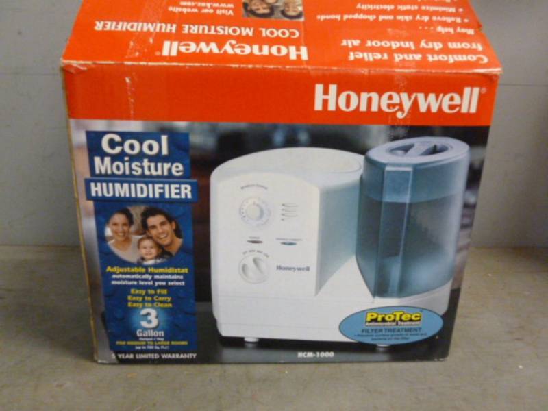 lot 93 image: Humidifier