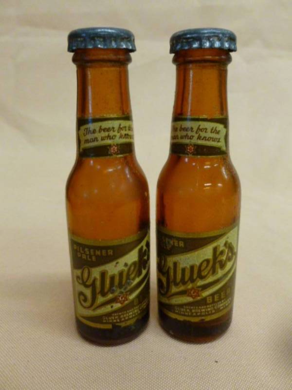 lot 96 image: Vintage Salt And Pepper Set