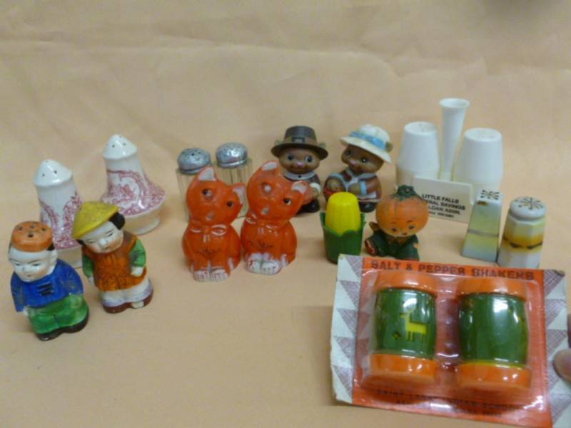 lot 97 image: Vintage Salt And Pepper Sets