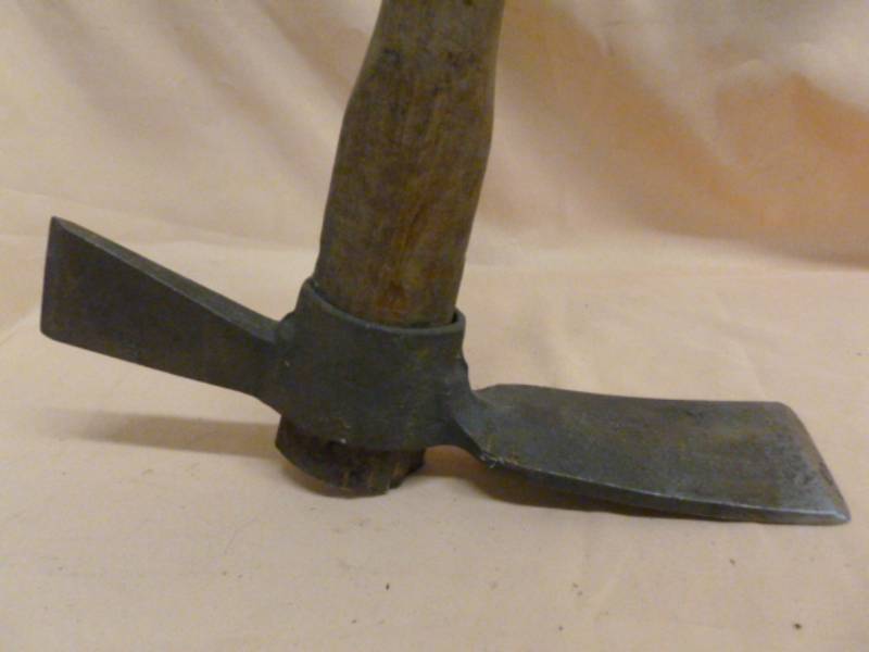 lot 123 image: Vintage Grub Hoe