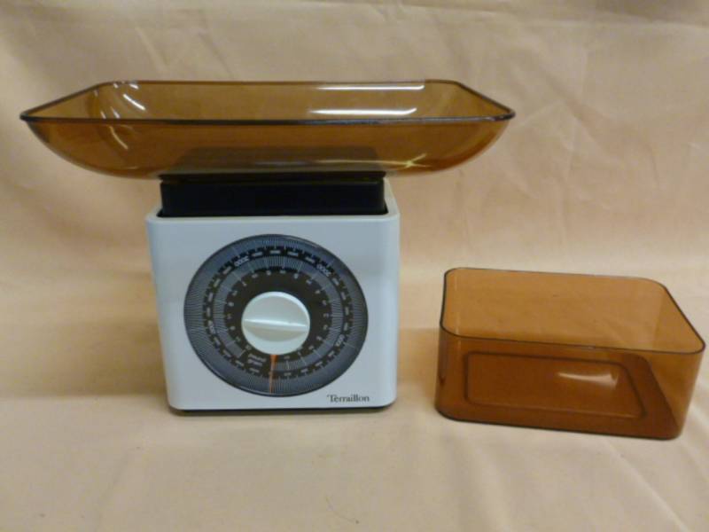 lot 133 image: Kitchen Scale