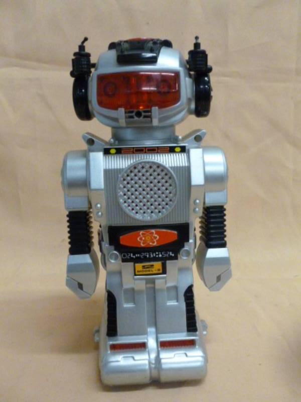 lot 143 image: Robot Toy