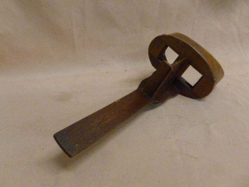 lot 163 image: Antique Stereo Viewer