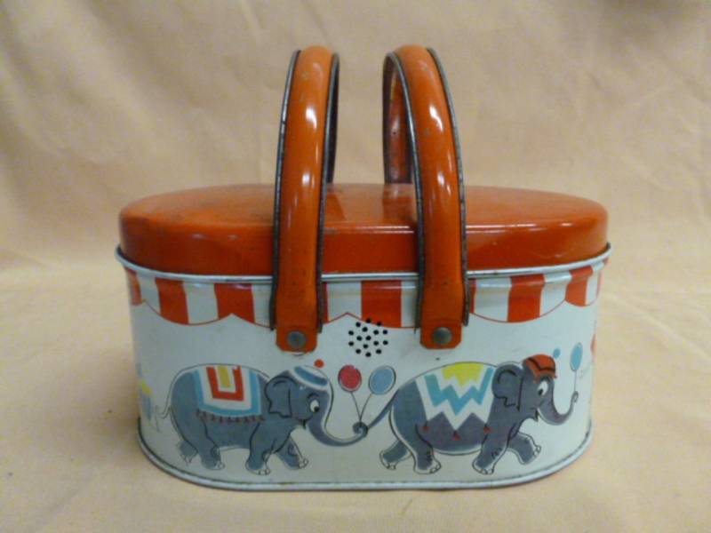 lot 173 image: Vintage Lunchbox