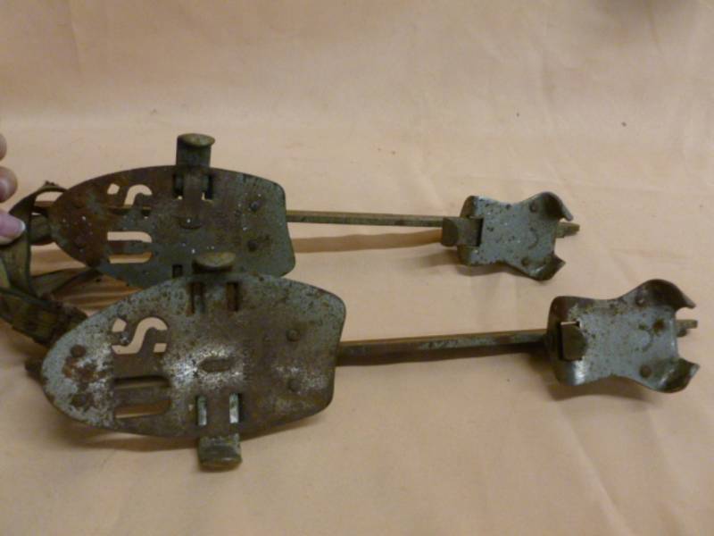 lot 214 image: Vintage Ice Skates