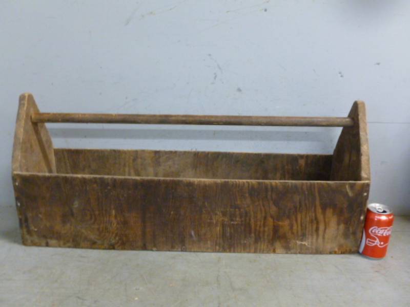 lot 215 image: Vintage Carpenters Box