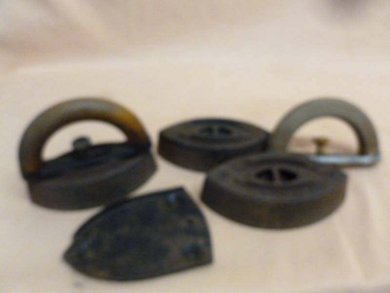 lot 227 image: Antique Sad Irons
