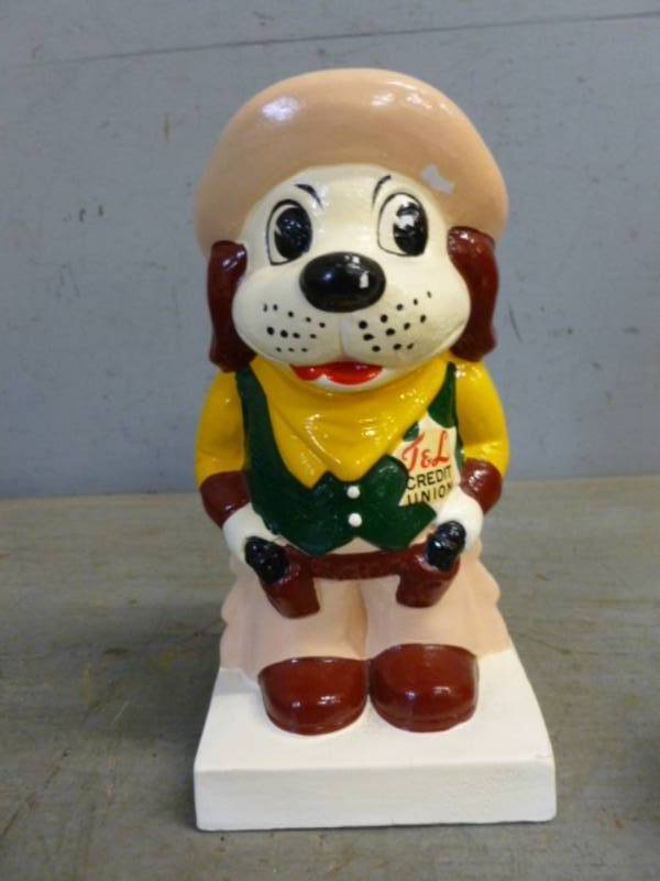 lot 228 image: Vintage Coin Bank