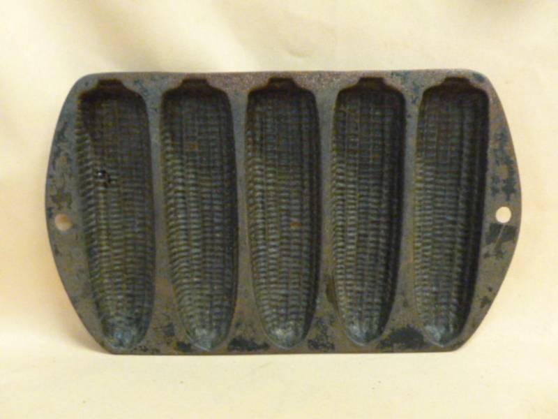 lot 231 image: Vintage Cast Iron Pan