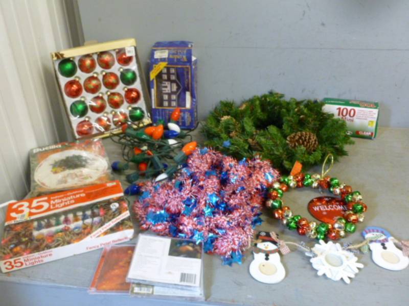 lot 247 image: Christmas Lights