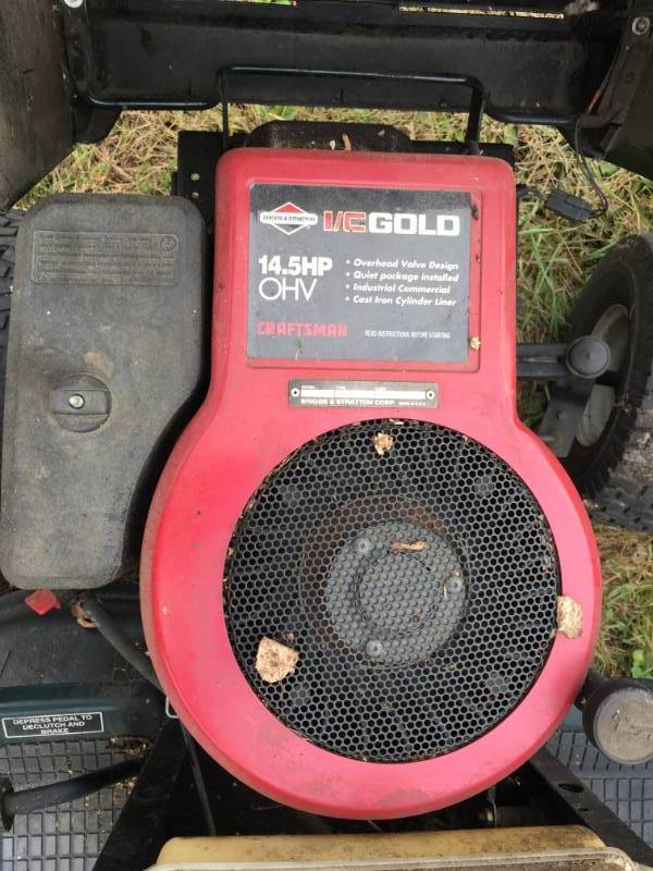 lot 19 image: Craftsman LT 1000 Riding Lawn Mower