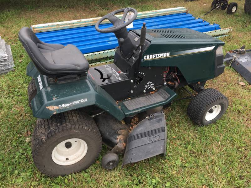 lot 22 image: Craftsman 42 inch Riding Lawn Mower