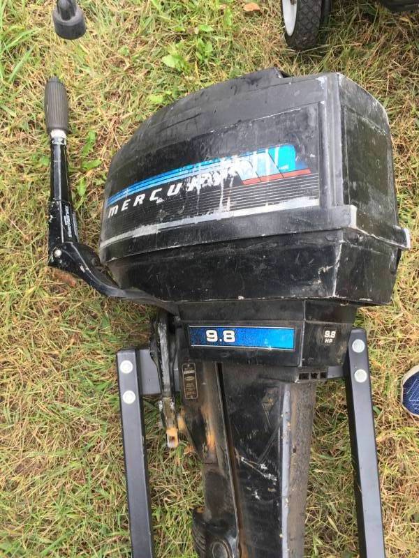lot 31 image: Murcury 9.8hp Boat Motor