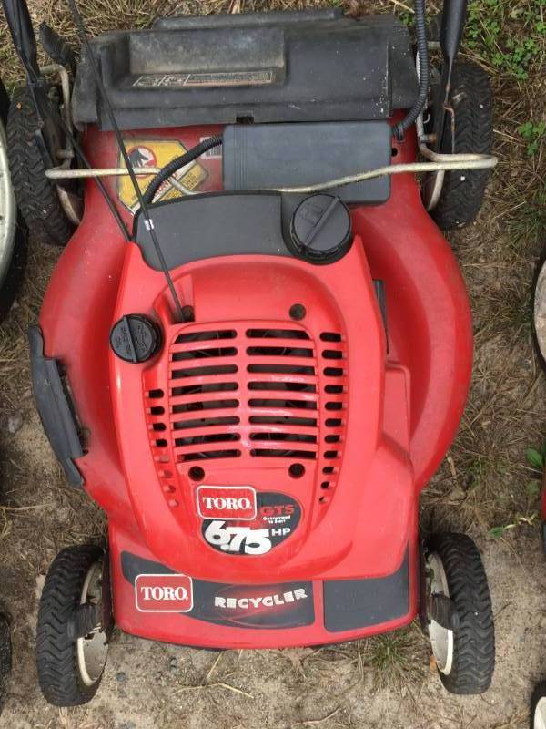 lot 55 image: Toro 6.75 HP Push Mower
