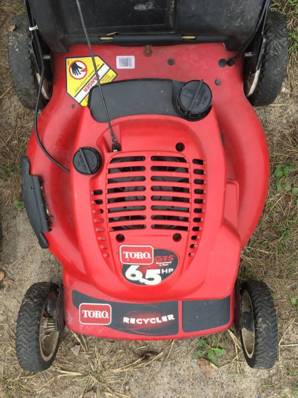 lot 56 image: Toro 6.5hp Push Lawn Mower
